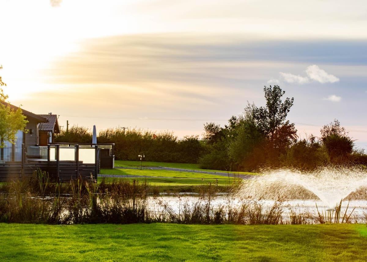 ホテル Seven Springs Llanon エクステリア 写真